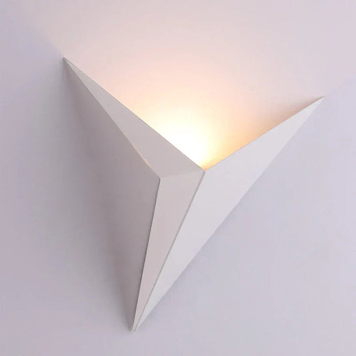 Kalsten | Trigon Wall Light