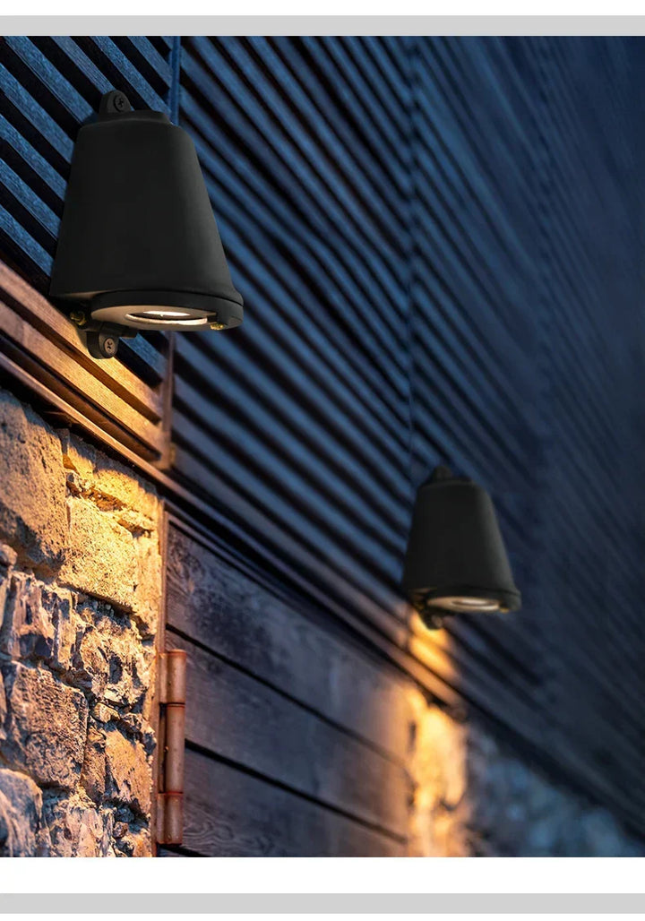 Modern aluminum LED wall light for outdoor use - weatherproof, energy-saving, ideal for garden and terrace | Kalsten
