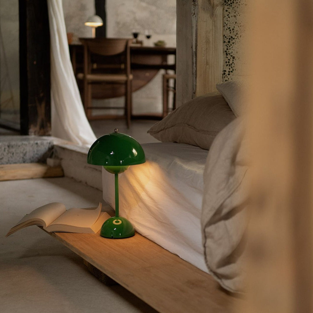 Lunarglo | LED table lamp | Kalsten