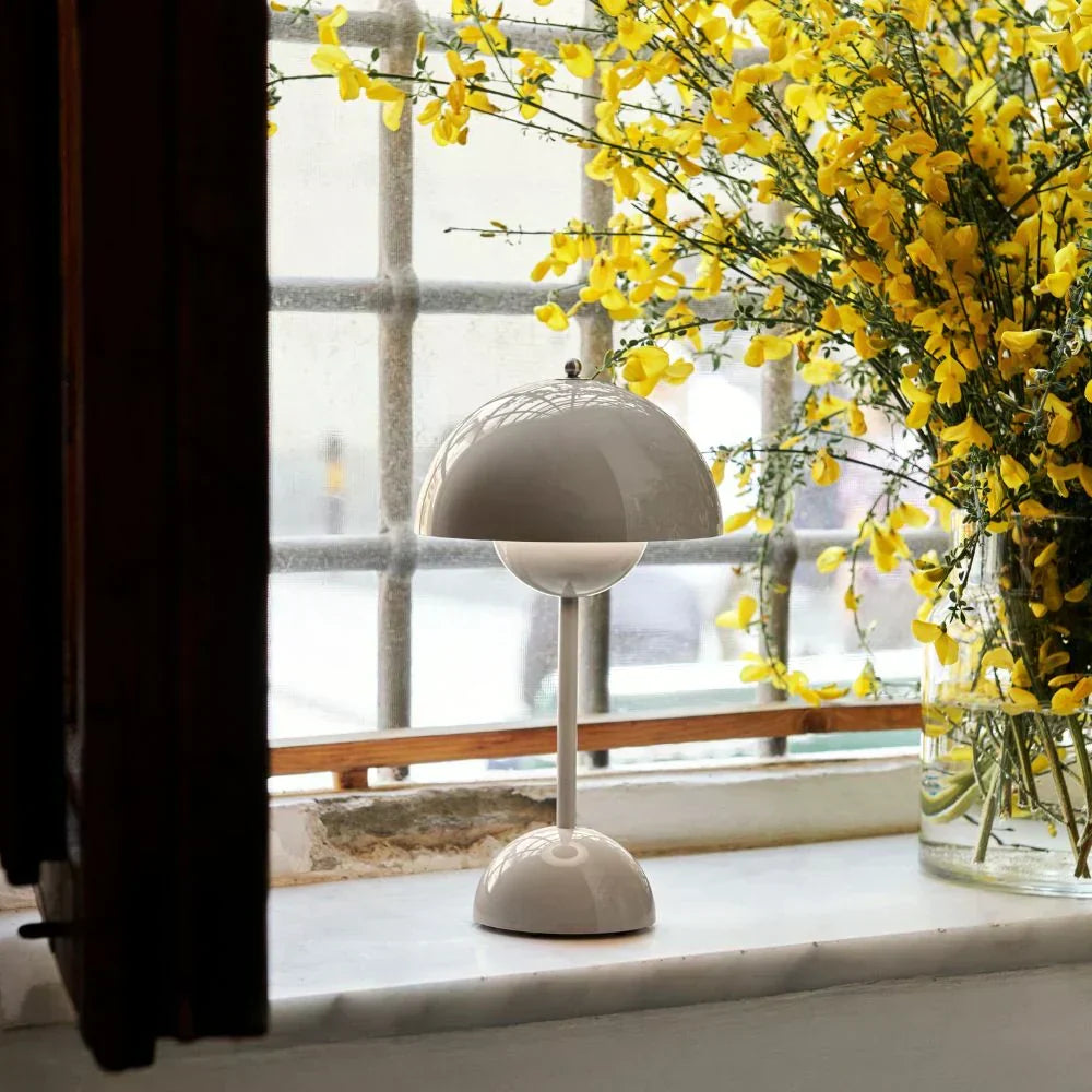 Lunarglo | LED table lamp | Kalsten