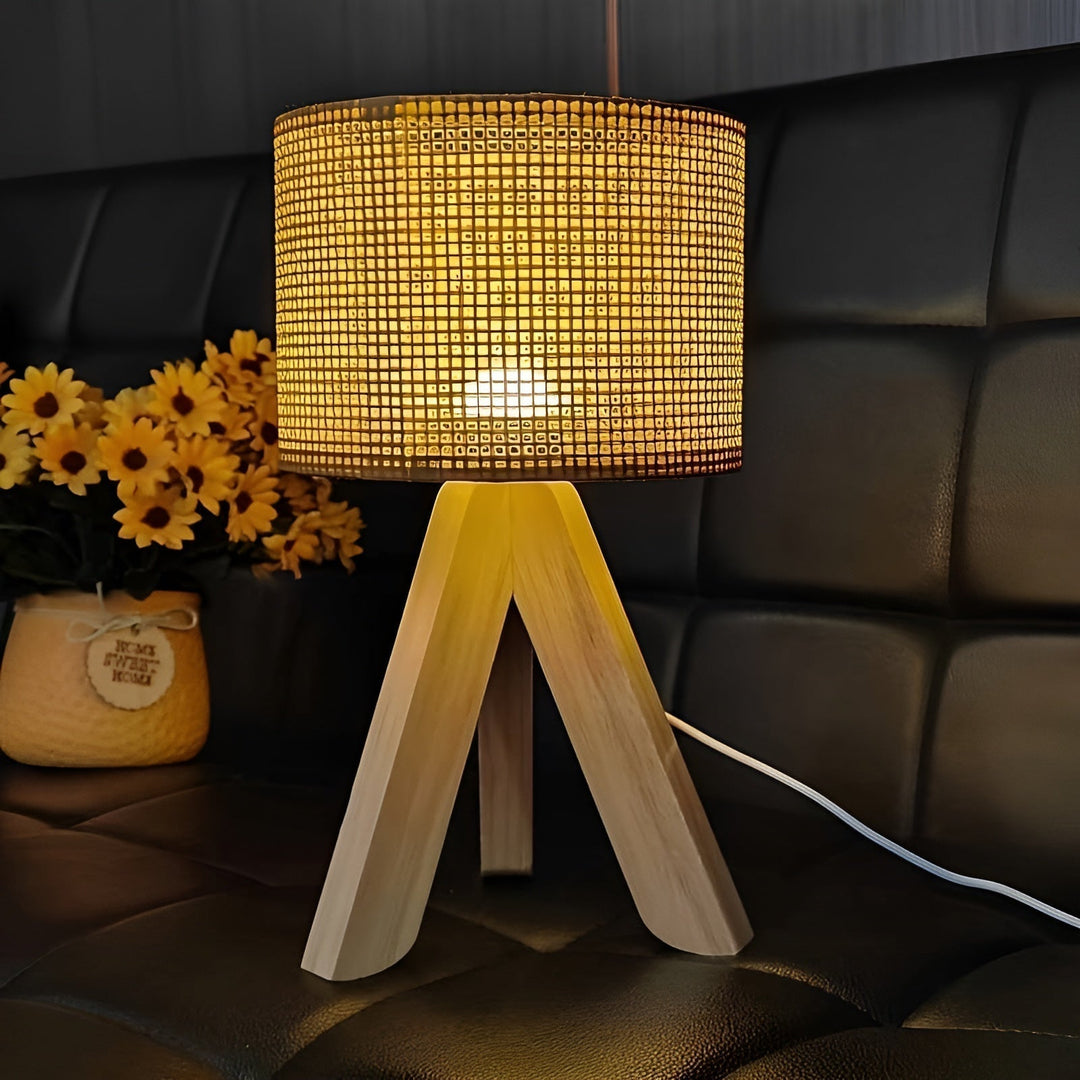 Handmade Rattan Table Lamp with USB and LED - Stylish and Sustainable Design Kalsten