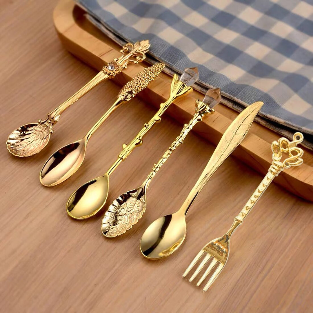 Kalsten | Vintage Engraved Teaspoon – Classic Elegance for Your Table