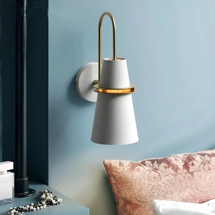 Retro Elegance Wall Lamp - EliteAura Luxe Lighting Kalsten