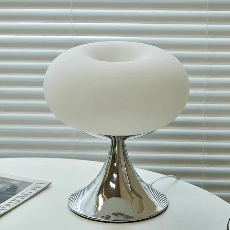 FruitLume - Apple-Shaped Table Lamp | Kalsten