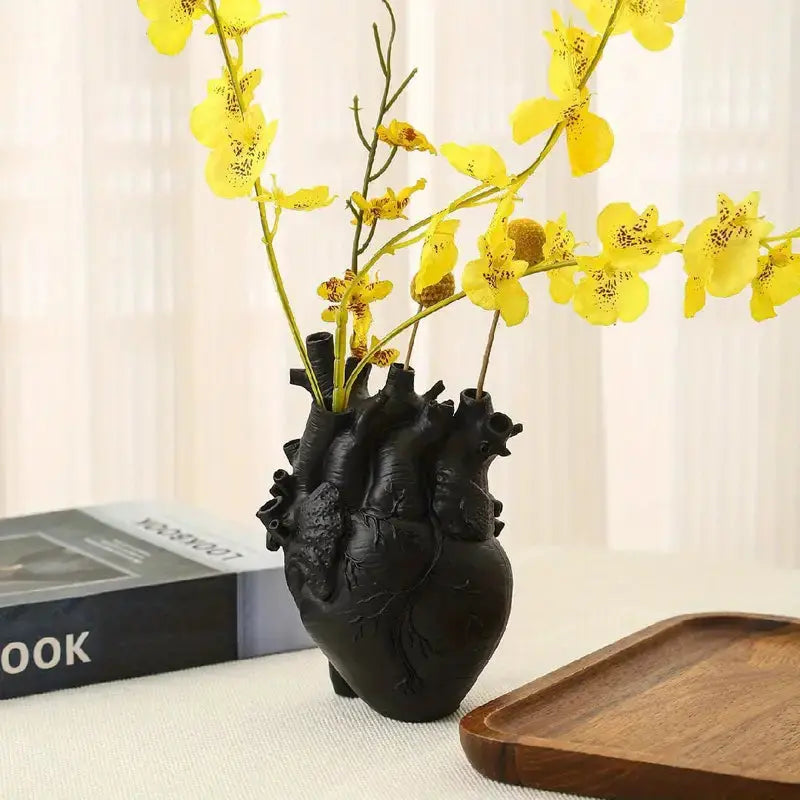 Skanto | HeartGlow - Ceramic Heart Vase