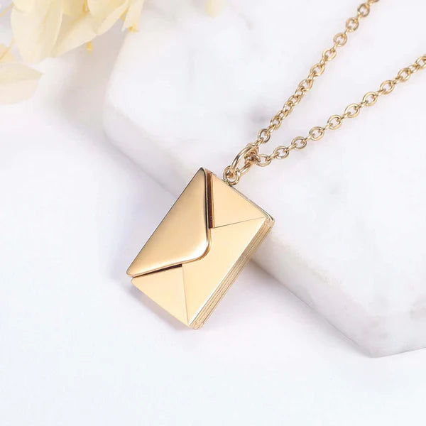 Love Chain - Loving letter necklace for your loved one Kalsten