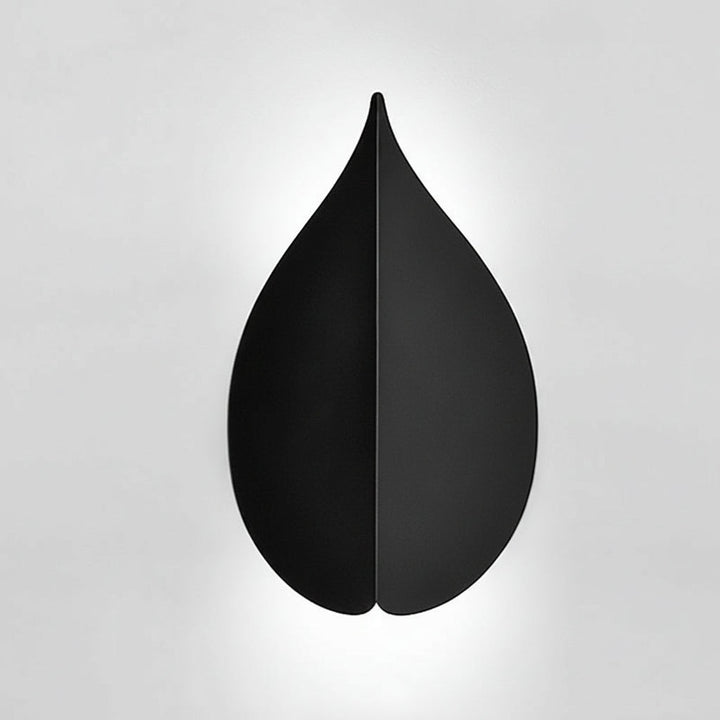 LED Wall Sconce – Leaf Shaped Geometric Iron Acrylic Black White (Integrated LED & 15x25cm) | Kalsten