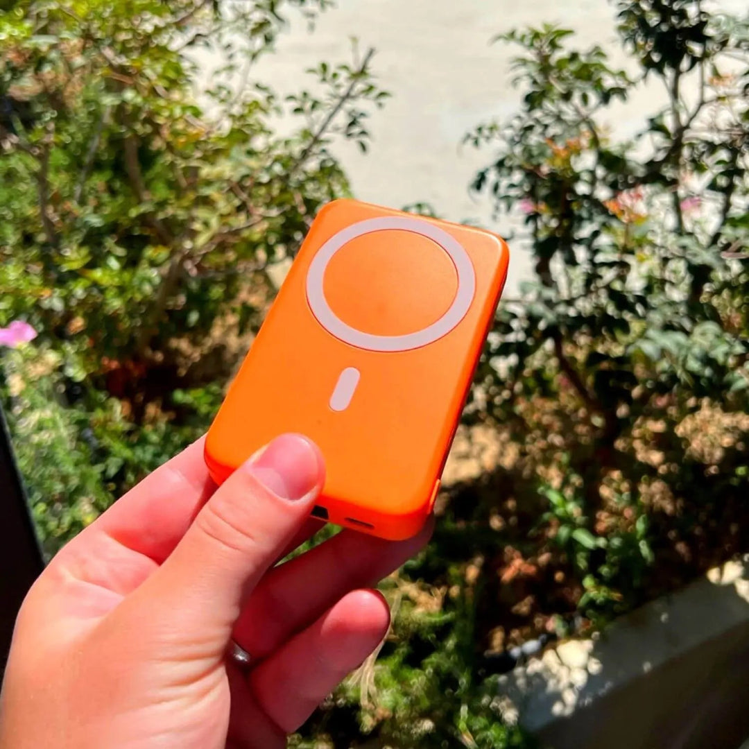 Kalsten | Magnetic Wireless Power Bank – Compact and Powerful for Smartphones