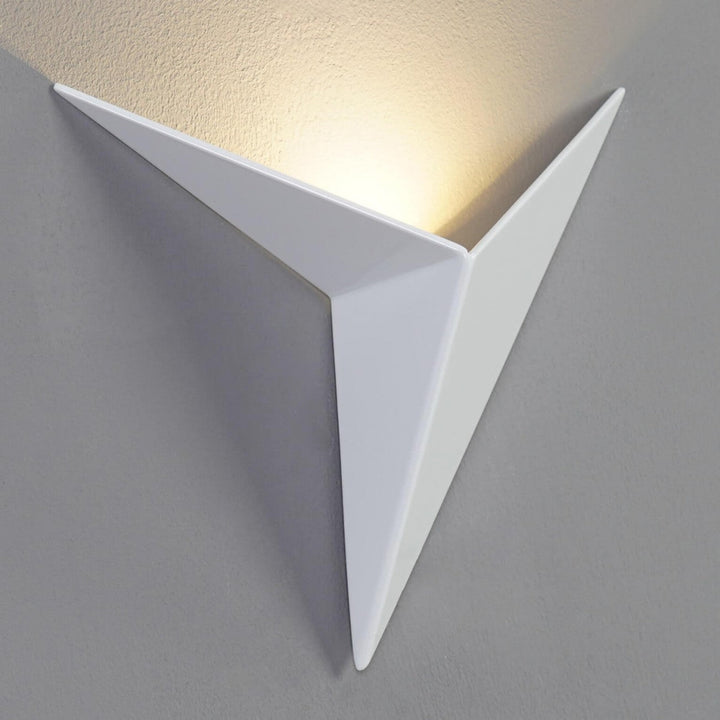 Kalsten | Trigon Wall Light