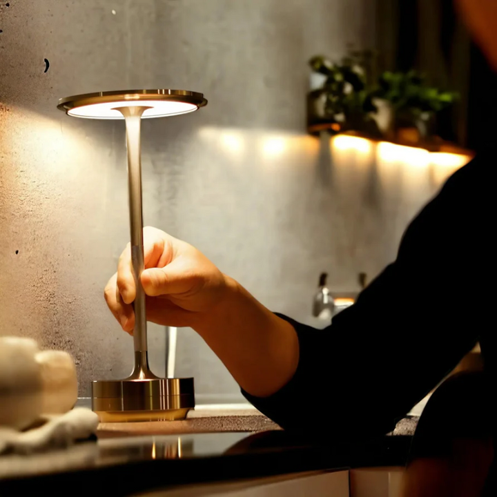 Atmospheric Luxury Table Lamp - LumoVibe | Kalsten