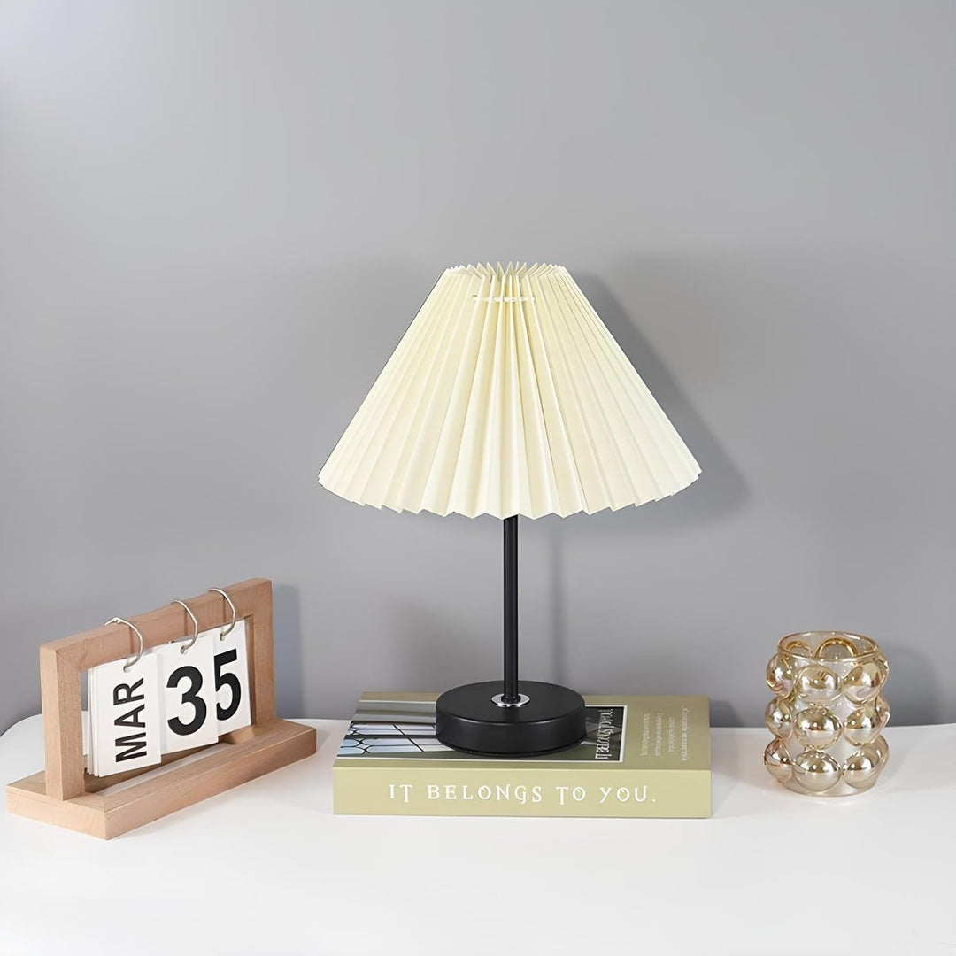Pleatique Table Lamp | Kalsten