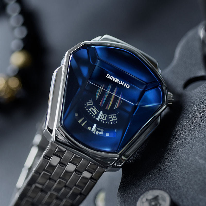 Men's quartz watch in diamond style