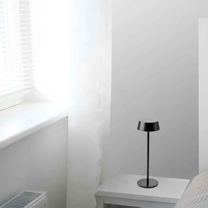 Sleek Modern Table Lamp | Kalsten