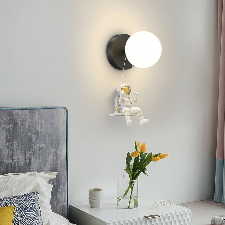 LED Wall Sconce Light – Modern Astronaut Round Ball Spaceman (25x10cm / 9.8x3.9in) | Kalsten