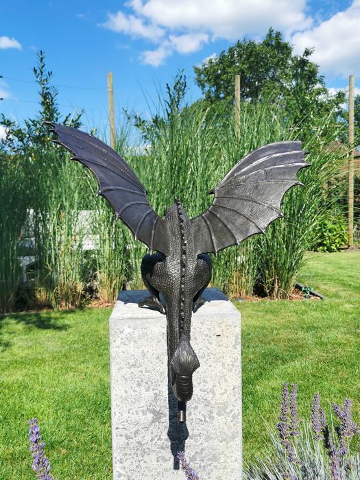 Kalsten | Precision Casting Fire-breathing Dragon Sculpture Waterscape