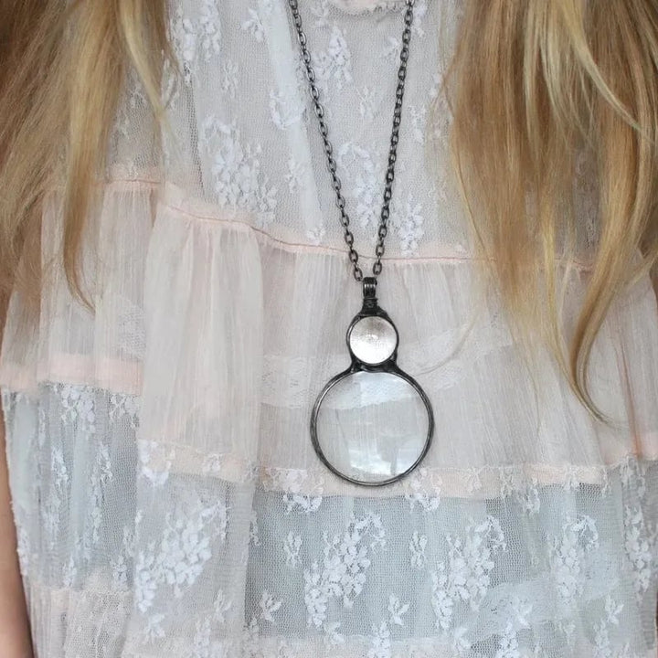 Kalsten | Necklace with magnifying pendant