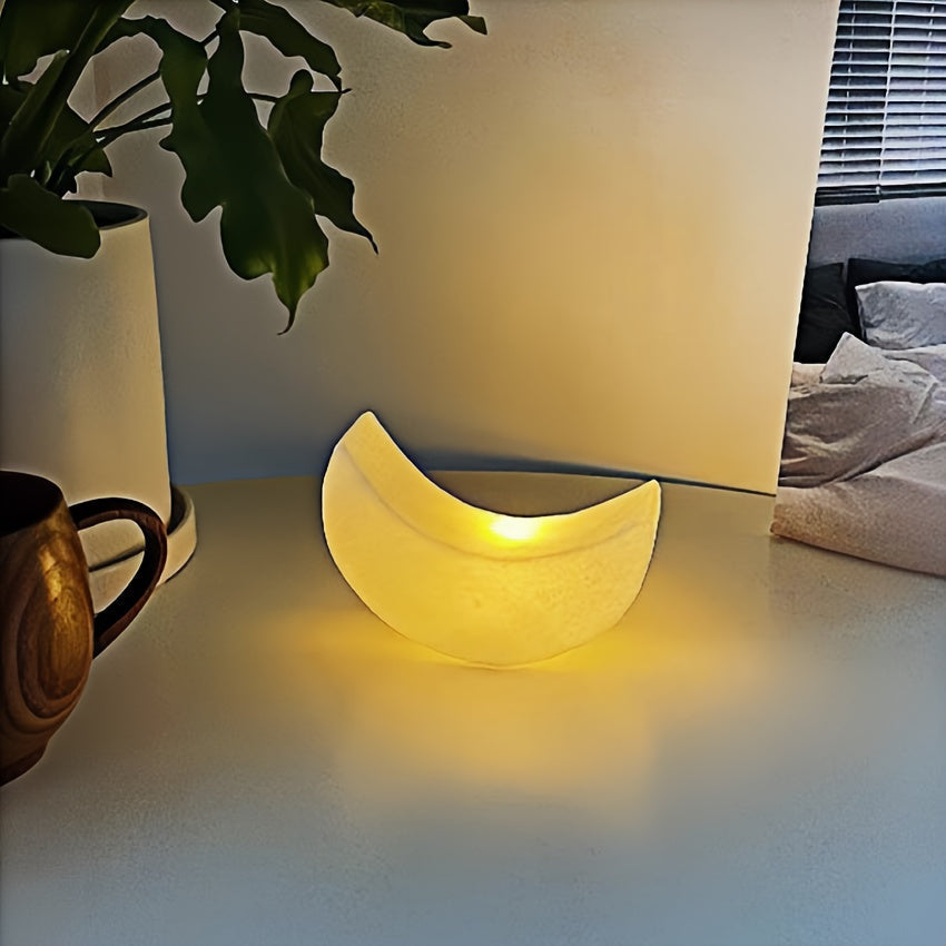 Kalsten | Half Moon Night Lamp in Art Deco Style – Battery Powered with Switch