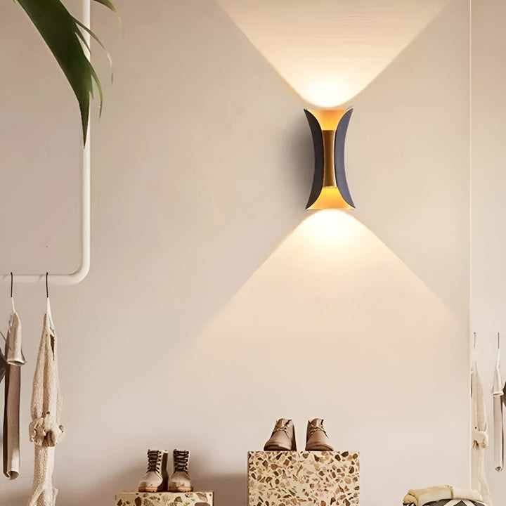 Luxuria Outdoor Wall Lamp - UrbanGlow LED Lighting Kalsten