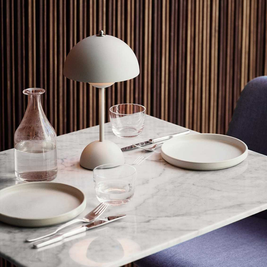 Lunarglo | LED table lamp | Kalsten
