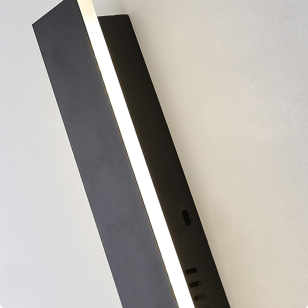Slim Linear Outdoor Wall Lamp – IP65 Waterproof