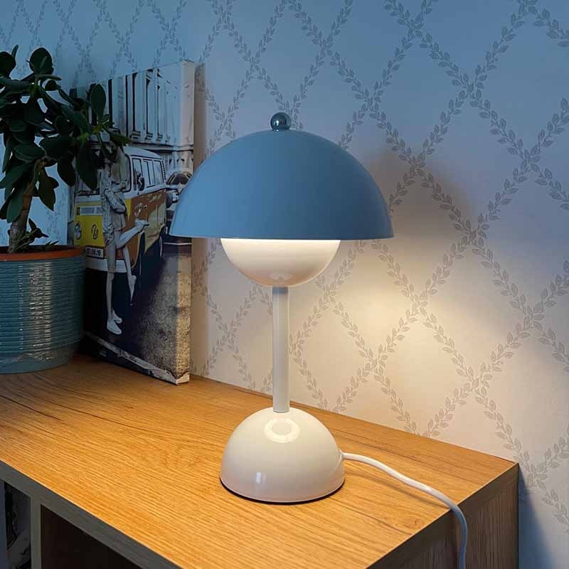 Bud LED table lamp – Metal, modern, 220V | Kalsten