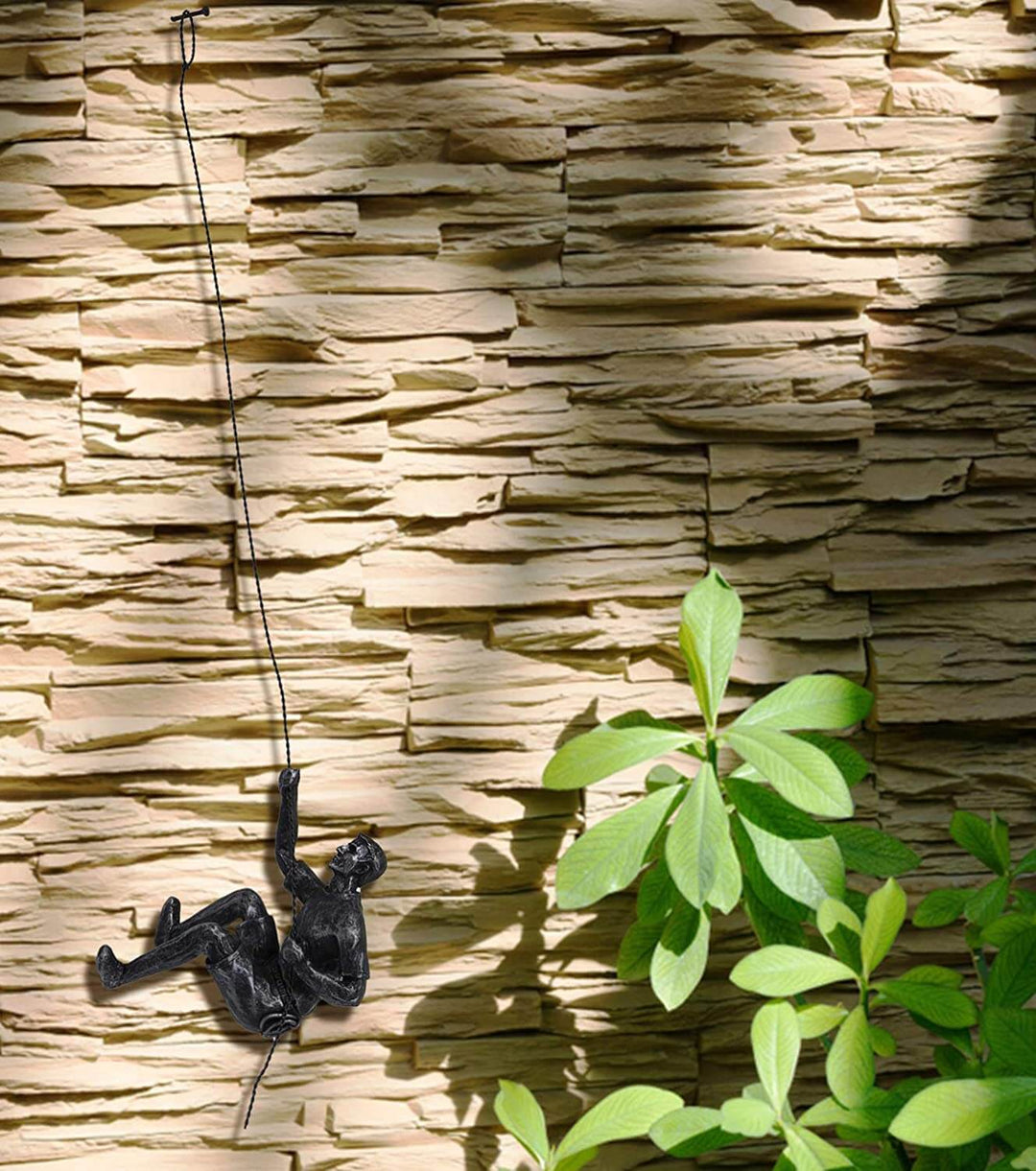 Kalsten | Wall sculpture ClimbArtis | Symbol of strength & growth | Handcrafted from resin & iron wire