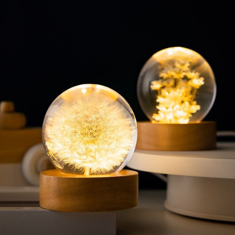 Kalsten | Crystal Ball Lamp with Eternal Flowers – Lumora