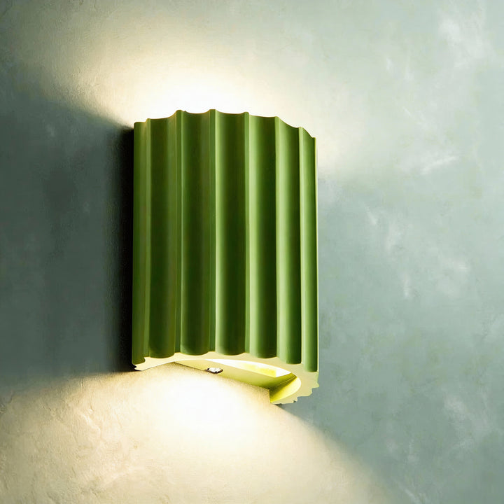 Nordic Pleated Resin Wall Sconce | Modern Macaron Ribbed LED Lamp (16.5cm) | Kalsten