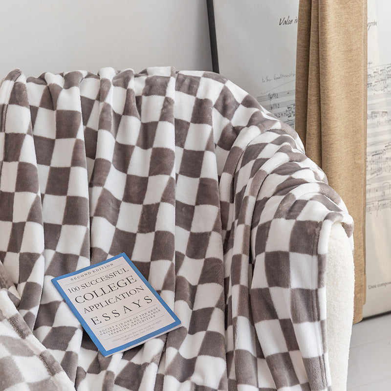 Kalsten | Stylish blanket in checkered pattern for your home