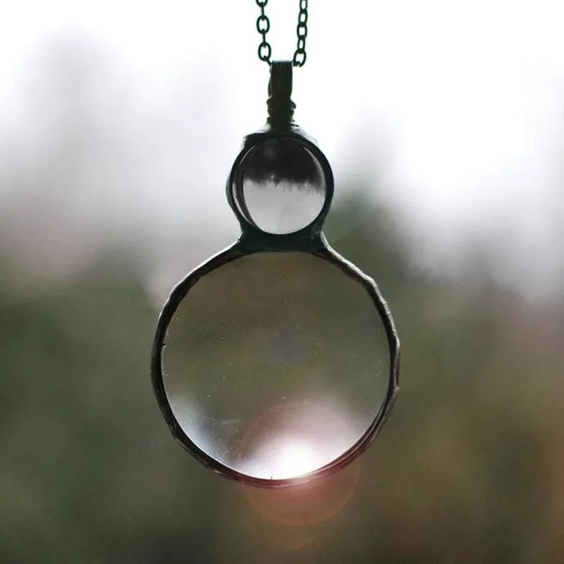 Kalsten | Necklace with magnifying pendant