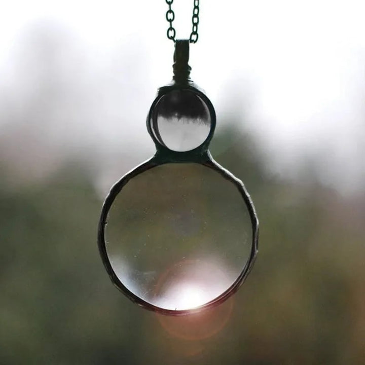 Kalsten | Necklace with magnifying pendant
