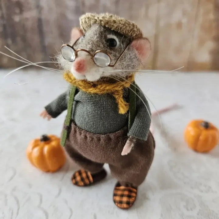 Kalsten | Handmade felt mouse | Christmas decoration & gift idea | Needle felted from wool & fabric | Sustainable