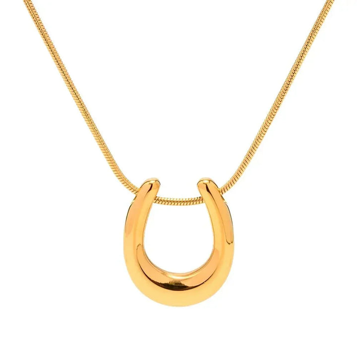Kalsten | Dainty Lucky Horseshoe Necklace