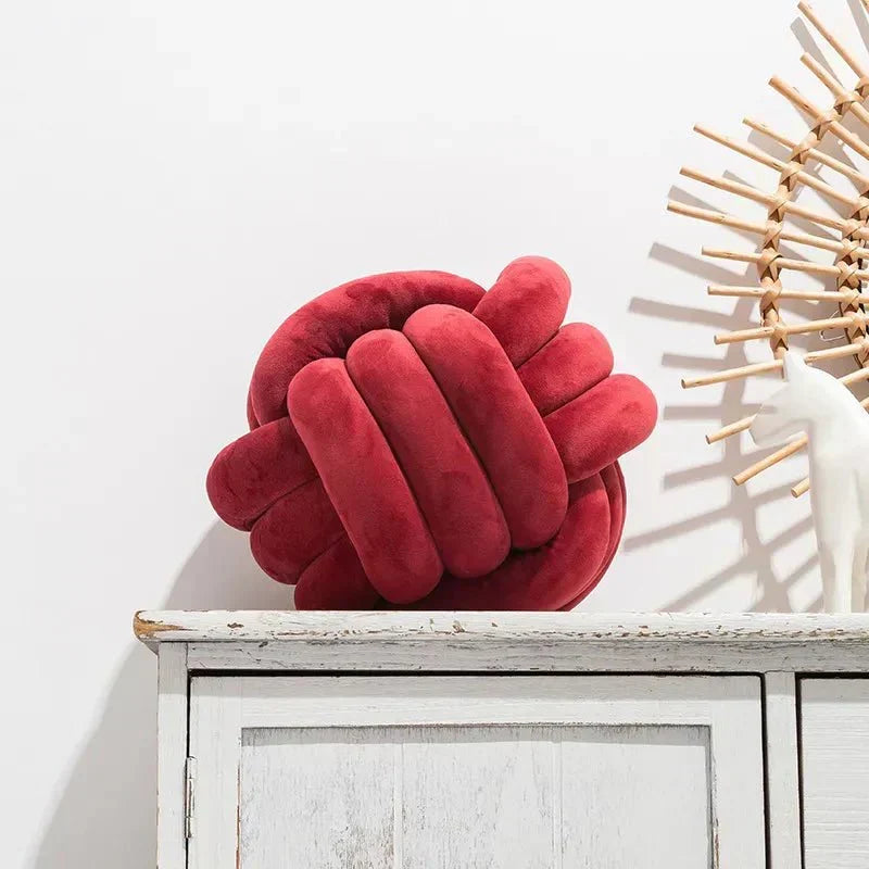 Kalsten | Decorative, soft cushion with knotted ball in suede look