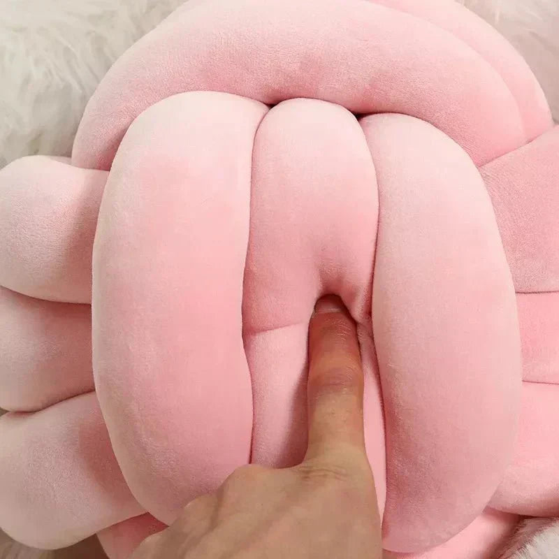 Kalsten | Decorative, soft cushion with knotted ball in suede look