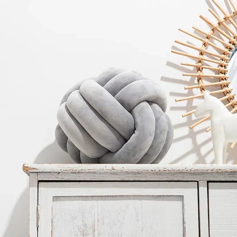 Kalsten | Decorative, soft cushion with knotted ball in suede look