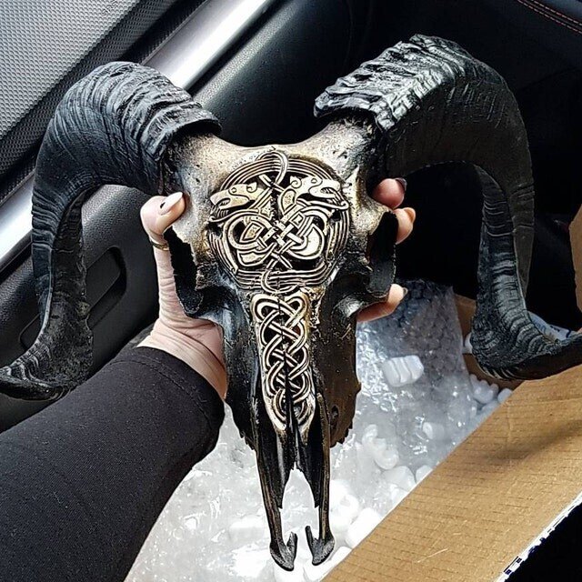Kalsten | Carved Ram Skull
