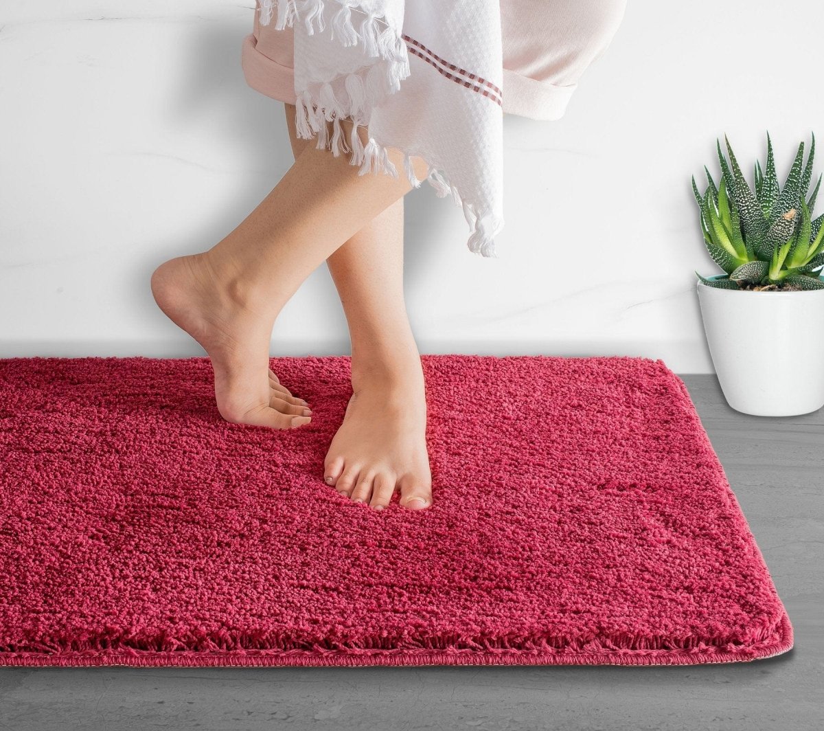 Skanto | Luxura UltraSoft Bath Mat | Super-Absorbent Microfiber Bathroom Mat with Non-Slip Backing