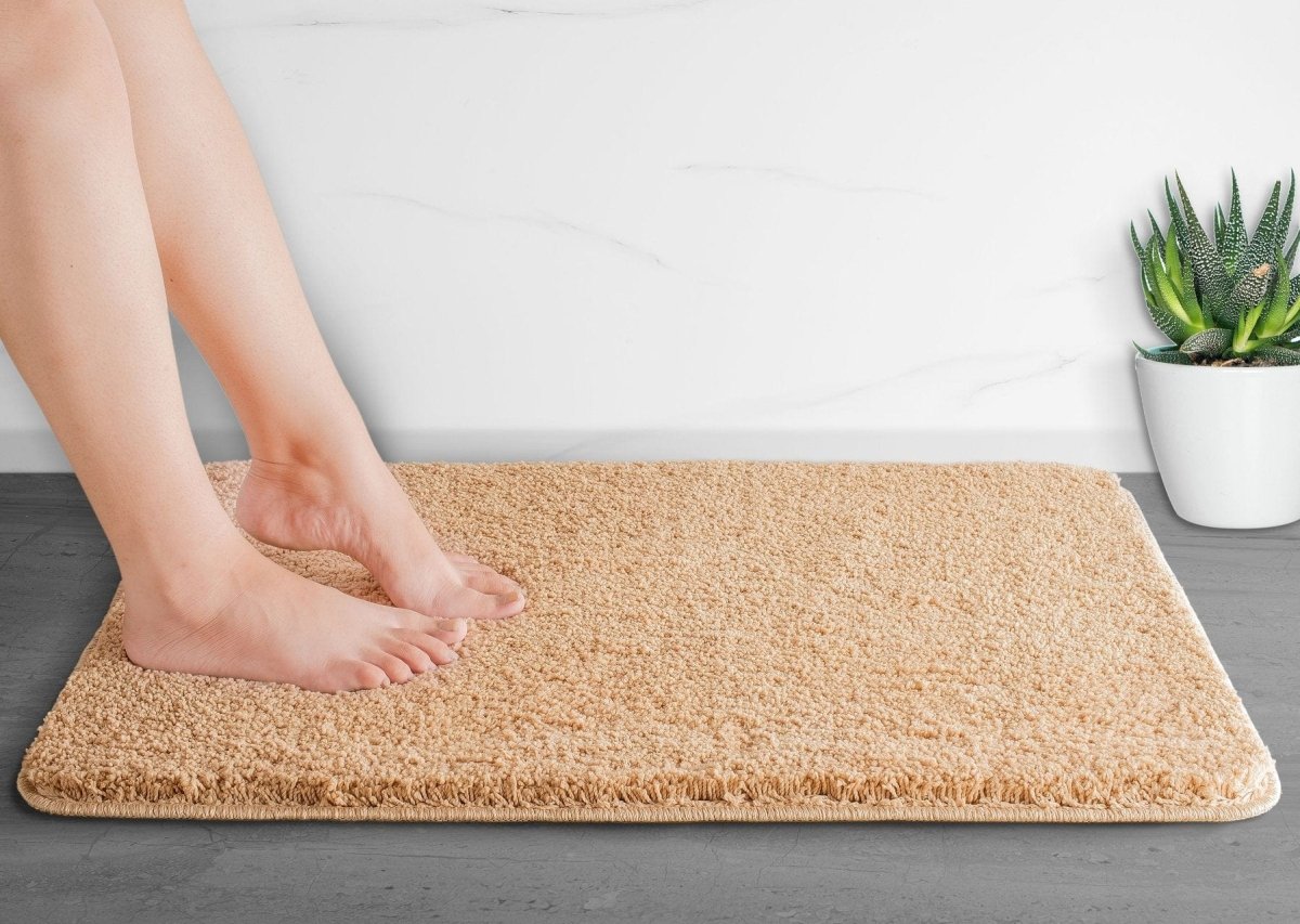 Skanto | Luxura UltraSoft Bath Mat | Super-Absorbent Microfiber Bathroom Mat with Non-Slip Backing