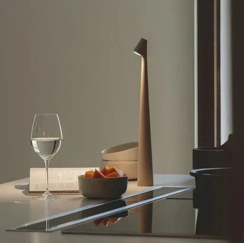 Wireless LED lamp in minimalist design | Table lamp | Kalsten