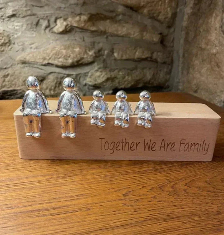 Eternal Family Sculpture – Love & Bond Symbol