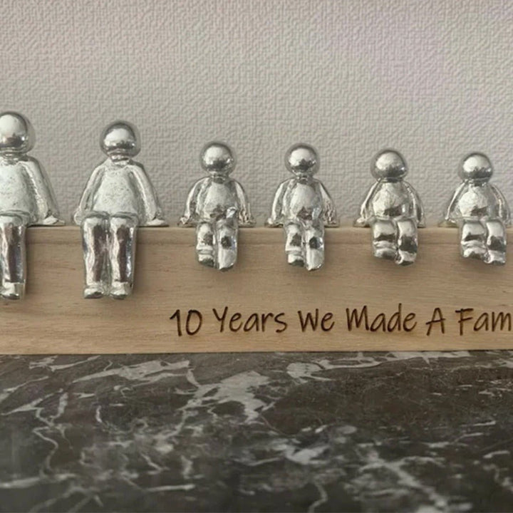 Eternal Family Sculpture – Love & Bond Symbol