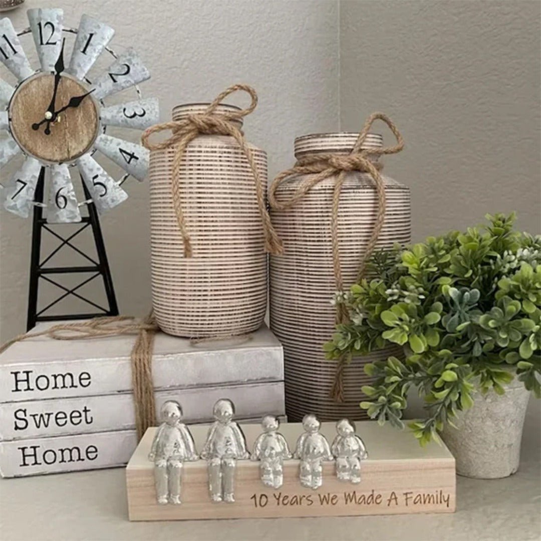 Eternal Family Sculpture – Love & Bond Symbol