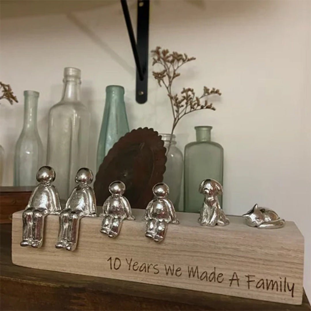 Eternal Family Sculpture – Love & Bond Symbol
