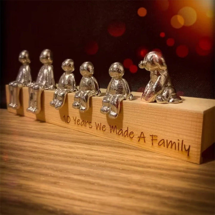 Eternal Family Sculpture – Love & Bond Symbol