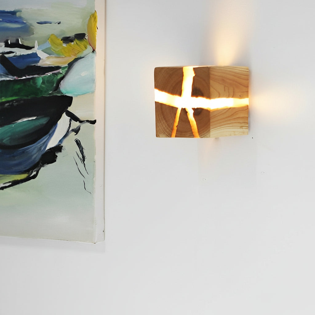 Wood Wall Sconce – Square Cracked Grain Resin LED (G4 Warm White & 8x8cm) | Kalsten