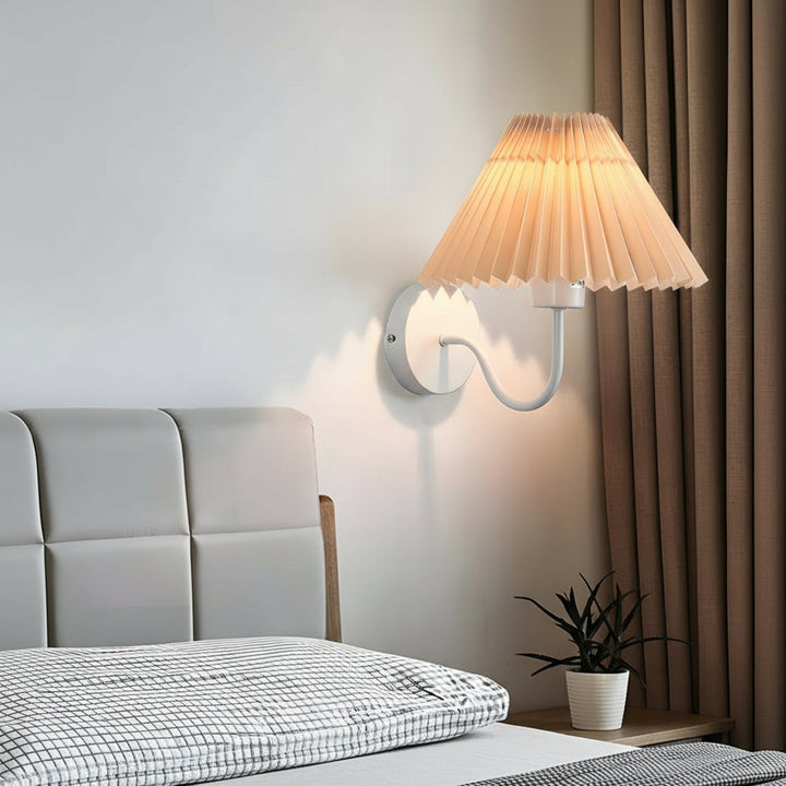 LED Wall Sconce Light – Vintage Metallic Armed Pleated Fabric Shade (36x14cm / 14.2x5.5in) | Kalsten