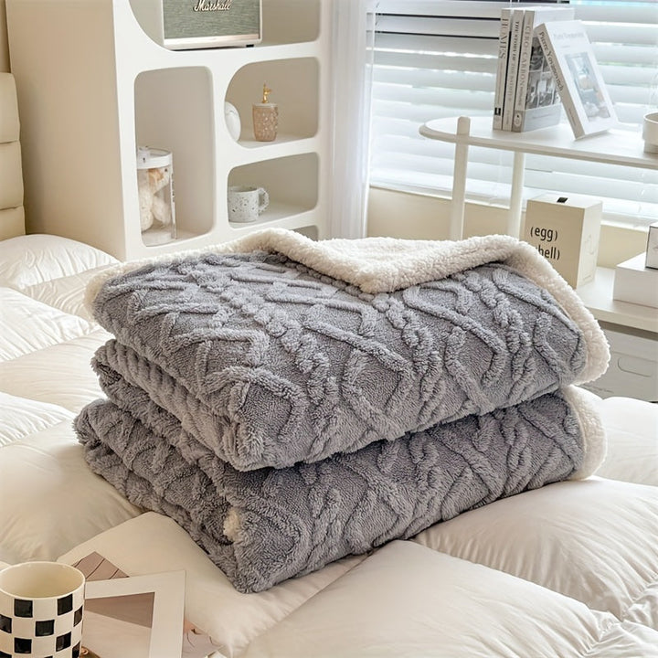 Vintage Luxe Reversible Fleece Blanket - Essential for Winter Kalsten