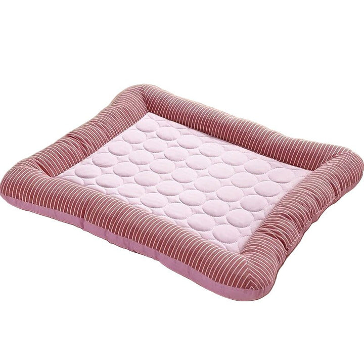 Cooling mat for pets with raised padded edge | Kalsten