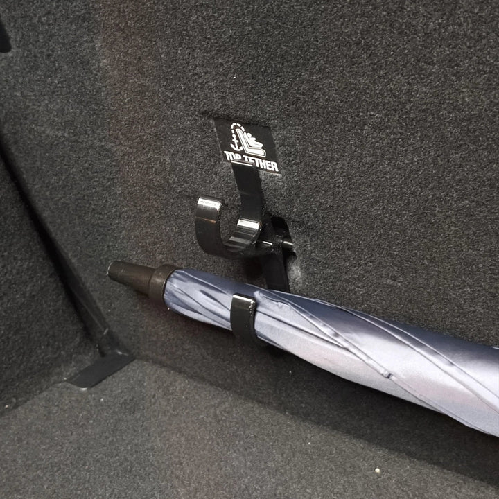 StormGrip — No more chaos in the car: Perfect order and dry feet at the touch of a button! | Kalsten